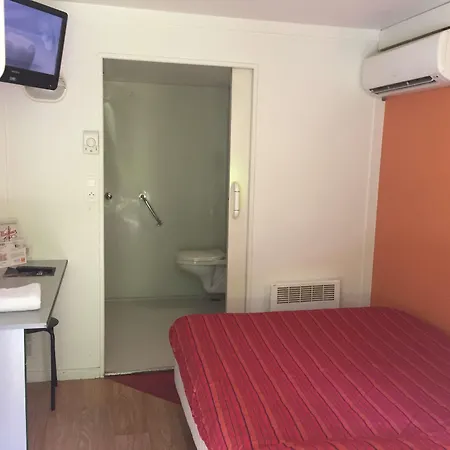 Premiere Classe St Etienne Nord 2*